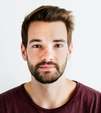 portrait-white-man-isolated_53876-40306